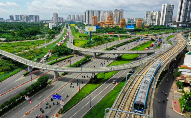Tuyến Metro số 1 TPHCM kết nối khu vực nội thành với một khu vực có tiềm năng phát triển ở TP Thủ Đức (Ảnh : Nam Anh).