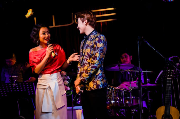 Tại đêm nhạc, ca sĩ Trần Vũ đồng thời cũng tiết lộ nhiều dự án dài hơi từ giờ đến cuối năm sau: với Ưng Hoàng Phúc, Nhã Phương, Miko Lan Trinh, Triệu Lộc, Thu Trang....