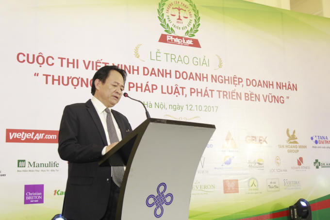 Ông Đặng Ngọc Luyến - Phó Tổng biên tập Thường trực báo Pháp luật Việt Nam phát biểu tại lễ trao giải