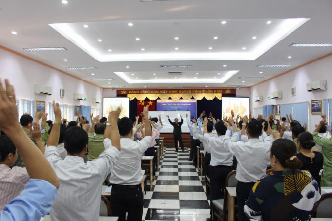 Tiết mục khởi động đầu tiết học tạo không khí phấn khởi cho tất cả học viên