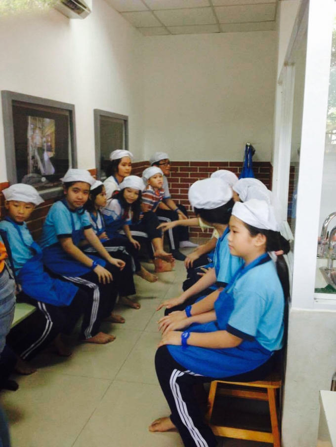 Giờ học, vui chơi của các em học sinh.