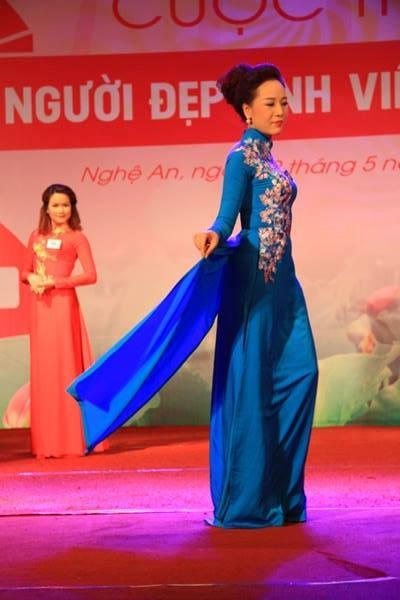 Dương Quỳnh Hoa SBD 160 sinh ngày 11/4/1984 đến từ Tuyên Quang. Số đo hình thể 82 – 60- 90, cao 1m63, nặng 48kg. Dương Quỳnh Hoa hiện đang cộng tác tại kênh VTC16 – Đài Truyền hình kỹ thuật số VTC. Sở thích: hát, chơi đàn, đọc sách và đi du lịch,… Ước mơ sau này trở thành một nhà báo giỏi.