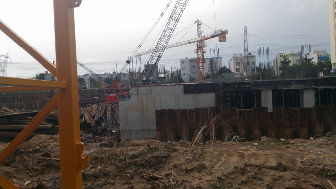 Nhiều hạng mục còn giang dở.