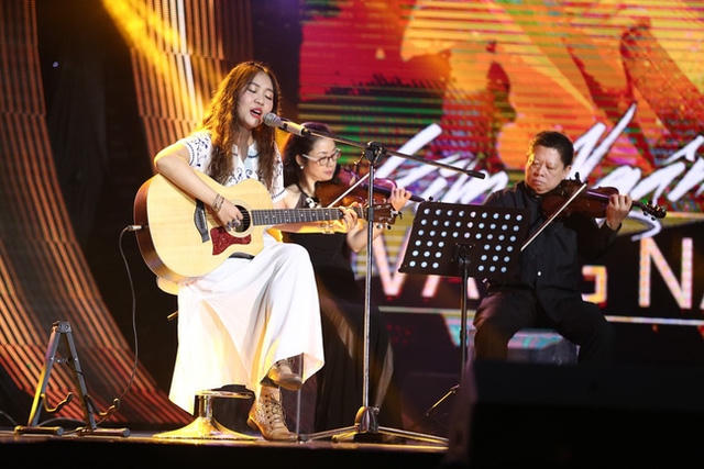 Thành viên thứ hai trình diễn là Kim Ngân, thí sinh nữ tính nhất trong team Đức Trí. Cô mang đến ca khúc Vắng nắng với giai điệu, ca từ nhẹ nhàng, rất da diết. Kim Ngân nhận được 19 bình chọn từ Hội đồng giám khảo chuyên môn.