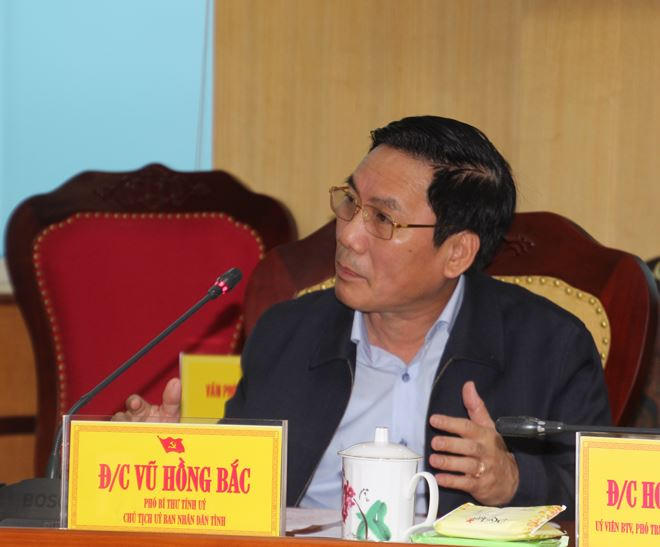 Chủ tịch UBND tỉnh Vũ Hồng Bắc phản ánh lại với Bộ trưởng sự thiếu mạnh dạn của các cơ quan Tư pháp, THADS và cho biết lãnh đạo tỉnh sẵn sàng vào cuộc đồng hành, hỗ trợ.