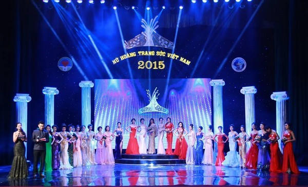 Toàn cảnh Chung kết  Nữ hoàng trang sức Việt Nam 2015.