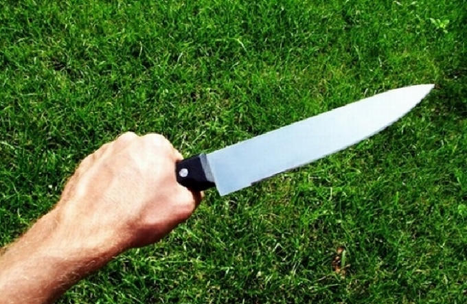 Sau cú đâm, chị X. đã bị thương nặng và tử vong ngay sau đó (Ảnh minh họa).