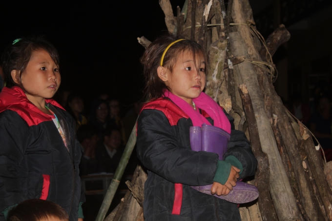 Mang hơi ấm đến với Huổi Phô - Sốp Cộp