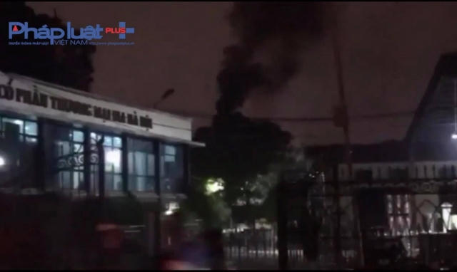 Công ty Bia Hà Nội xả khói đen ngút trời