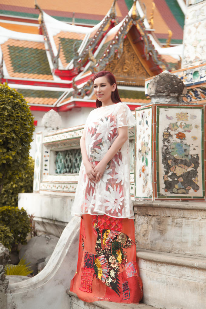 Ca sĩ Phi Nhung khoe vẻ đẹp kh&ocirc;ng tuổi tặng fan sau khi ra MV