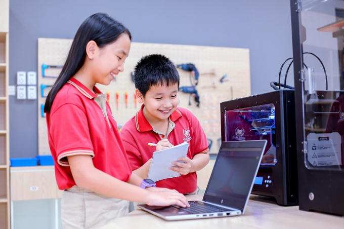 Kh&aacute;m ph&aacute; kh&ocirc;ng gian s&aacute;ng chế hiện đại của học sinh Vinschool