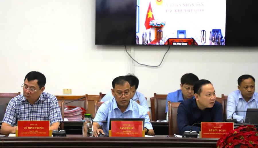 Đại biểu tham dự cuộc họp