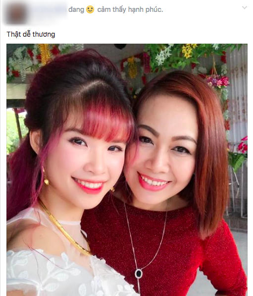 Mẹ của Kelvin Khánh không giấu nổi sự vui mừng khi đám hỏi của con trai và Khởi My đã chính thức diễn ra.