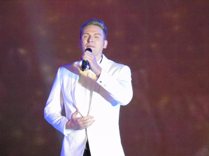 &nbsp;Sự xuất hiện của Kyo York thu h&uacute;t sự ch&uacute; &yacute; của người xem với ca kh&uacute;c: