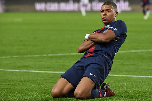 Mbappe đã đóng góp 4 bàn thắng trong trận đại thắng của PSG trước đội bóng Lyon. (Ảnh: Reuters)