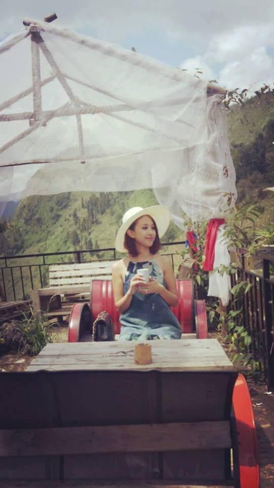 Ngắm nh&igrave;n những h&igrave;nh ảnh V&acirc;n Hugo vui vẻ lạc quan đối mặt với bệnh tật