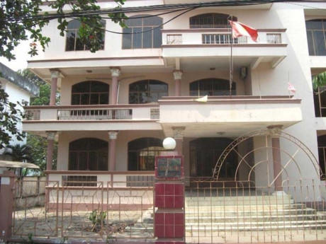 Trụ sở c&ocirc;ng: Th&agrave; bỏ hoang chứ kh&ocirc;ng nhả
