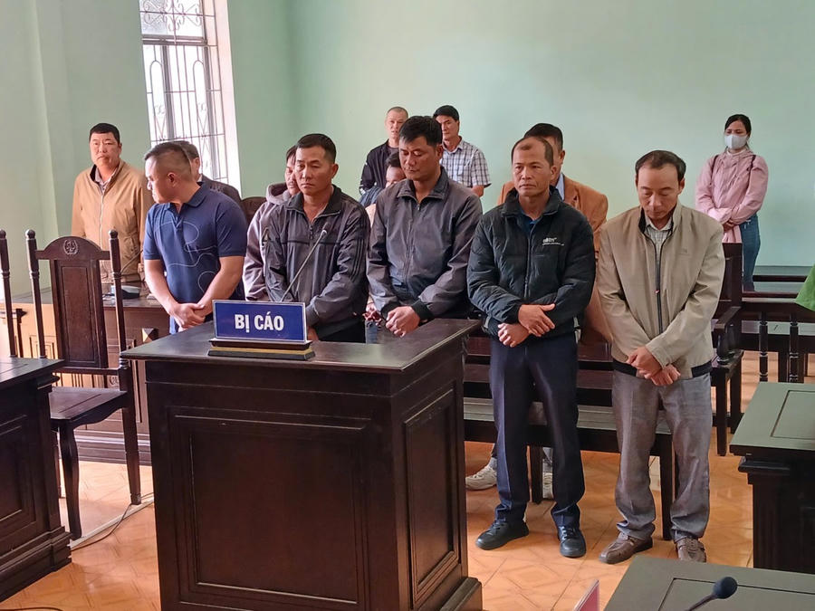 Hội đồng xét xử tuyên phạt các bị cáo hơn 9 năm tù về hành vi đưa- nhận hối lộ