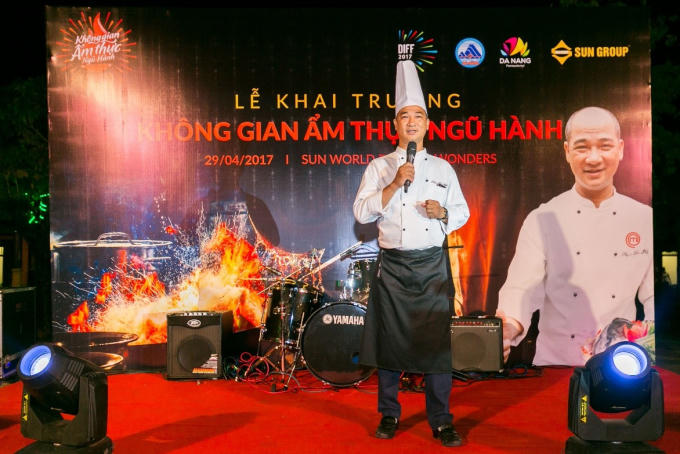 Ấn tượng với h&agrave;ng trăm m&oacute;n ăn tại Kh&ocirc;ng gian ẩm thực Ngũ h&agrave;nh