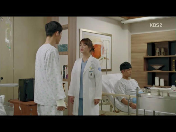 Hậu duệ mặt trời tập 14: Mỹ nam Song Joong Ki bị bạn gái mắng té tát vì lao đầu vào nguy hiểm