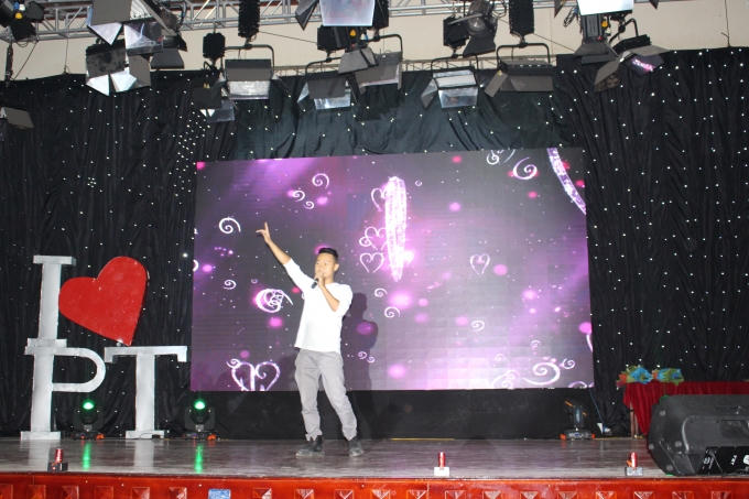 Nam ca sĩ Trần Trung Đức cũng góp mặt trong chương trình bằng những bài hát do anh tự sáng tác.