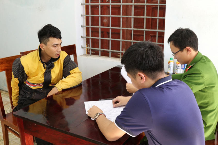 Đối tượng Quách Tín Thành tại cơ quan Công an.