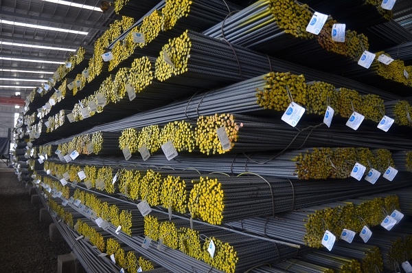 Thép nhập khẩu vẫn tăng. Ảnh minh hoạ.