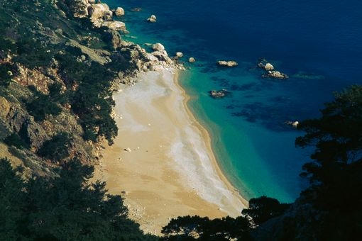 Máy bay được cho là bị rơi gần Karpatho