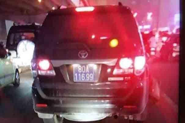 Thượng sỹ công an lái xe 80A gây tai nạn rồi bỏ chạy