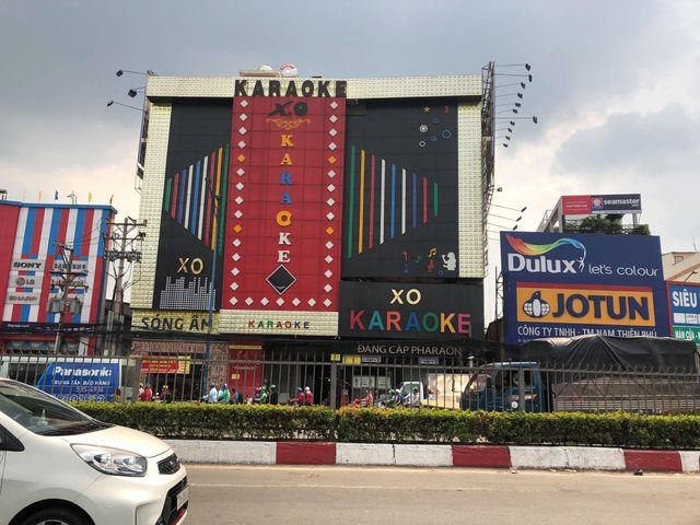 Quán karaoke của Phúc XO.