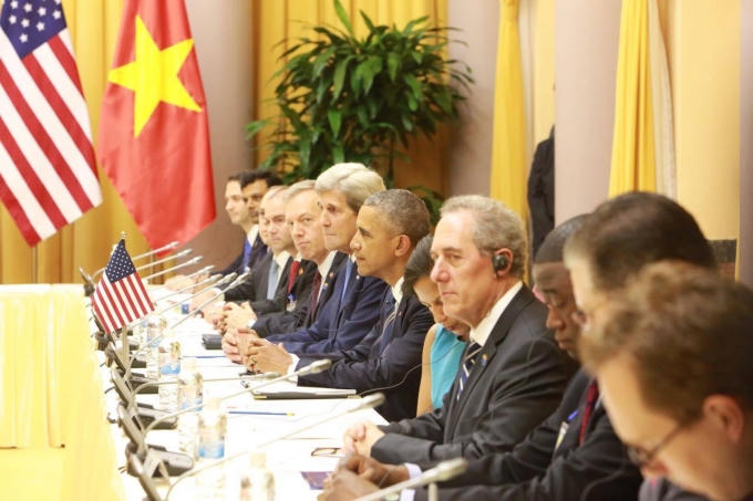 Tường thuật ngày làm việc đầu tiên của Obama tại Hà Nội