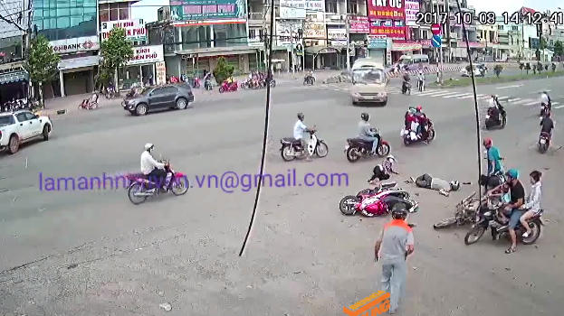 Hiện trường vụ tai nạn giao thông. Ảnh: Cắt từ clip