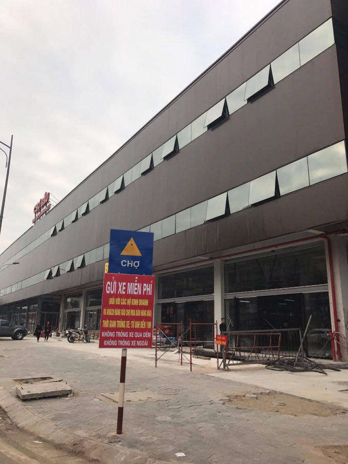 Khu chợ mới áp dụng chính sách gửi xe miễn phí cho những hộ kinh doanh và khách hàng vào chợ mua bán hàng hoá.