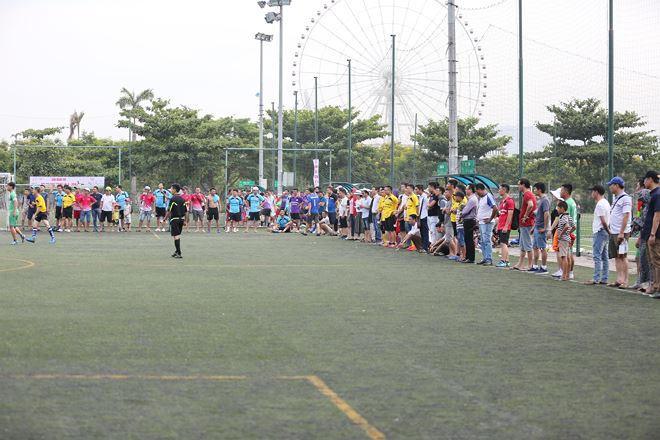 Hơn 300 nhà báo, phóng viên, biên tập viên các báo theo dõi giải đấu