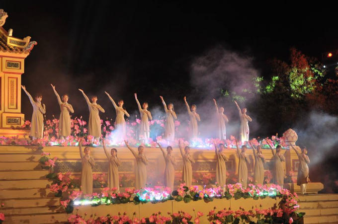 Nhiều tiết mục văn nghệ hấp dẫn...