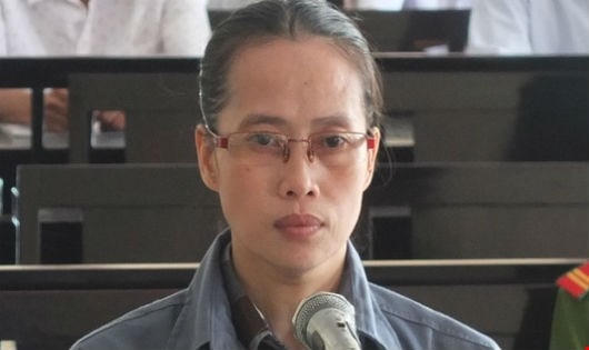 Bị cáo Phạm Thị Ái Liên - cựu luật sư tại Đồng Tháp bị tuyên phạt 24 tháng tù.