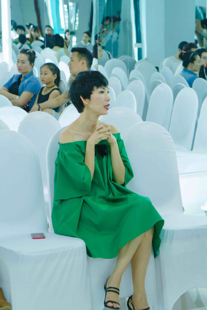 Xuân Lan cùng học trò khai giảng khóa học đầu tiên về đào tạo người mẫu