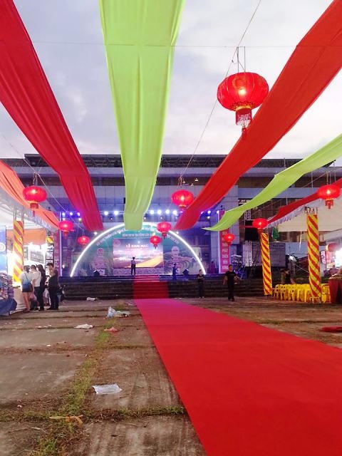 Tuyển nhân viên bán hàng hội chợ.