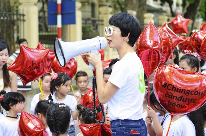 Xuân Lan tất bật chuẩn bị cho Vietnam Junior Fashion Week.