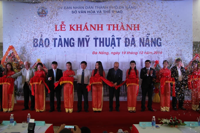 Lễ cắt băng khánh thành Bảo tàng Mỹ thuật Đà Nẵng. (Ảnh: Vân Trương)