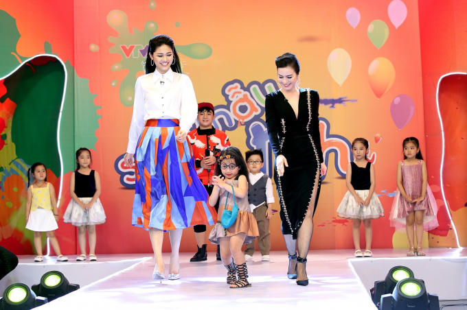 MC Thanh Mai rạng rỡ đọ sắc cùng Á hậu Thanh Tú trong