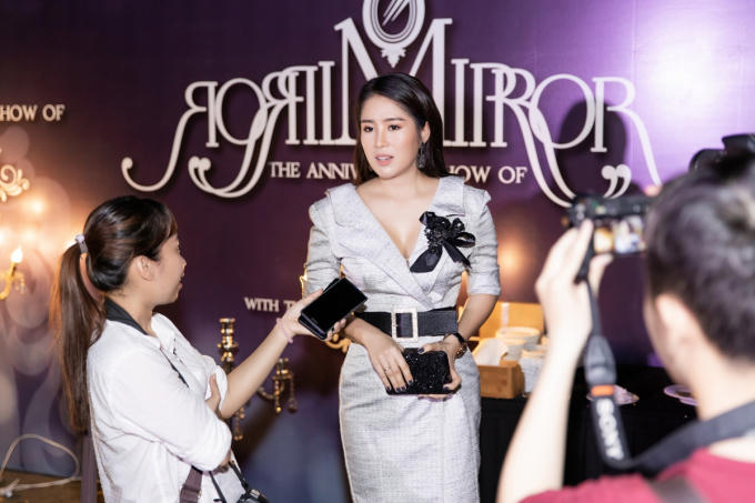 Vợ chồng Lê Phương tình tứ tham dự sự kiện mới