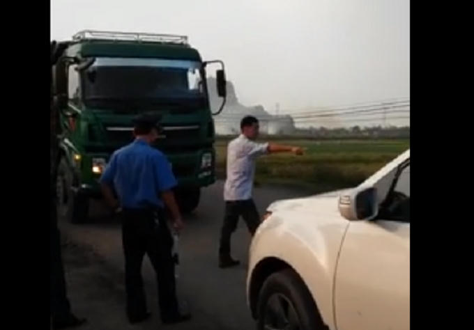 Xuất hiện nhóm người cản trở, chống đối lực lượng chức năng.