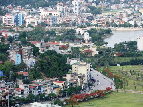 Trung tân TP Hạ Long, Quảng Ninh. Ảnh: Minh Cương.