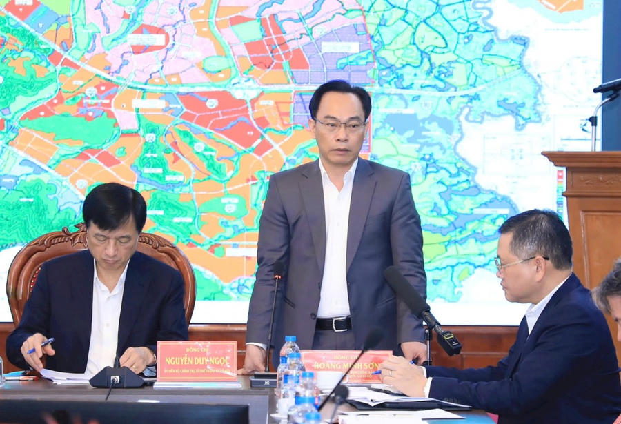 Giám đốc Đại học Quốc gia Hà Nội Hoàng Minh Sơn phát biểu. Ảnh: Lê Hải.