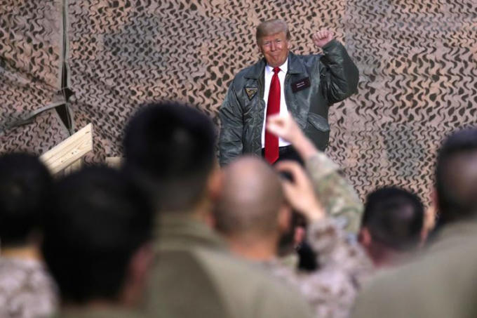 Ông Trump bất ngờ thăm lực lượng quân đội Mỹ tại Iraq
