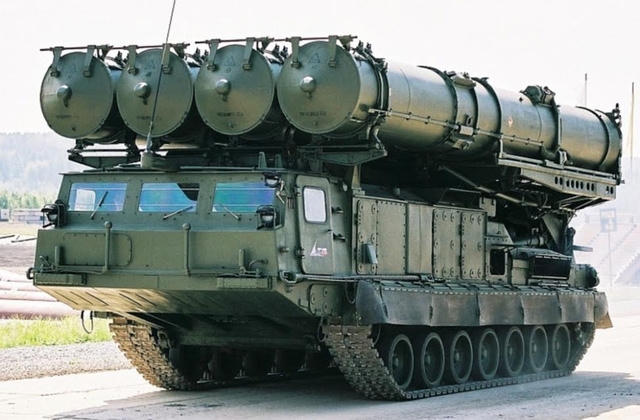 Hệ thống phòng không S-300. (Ảnh: TASS)