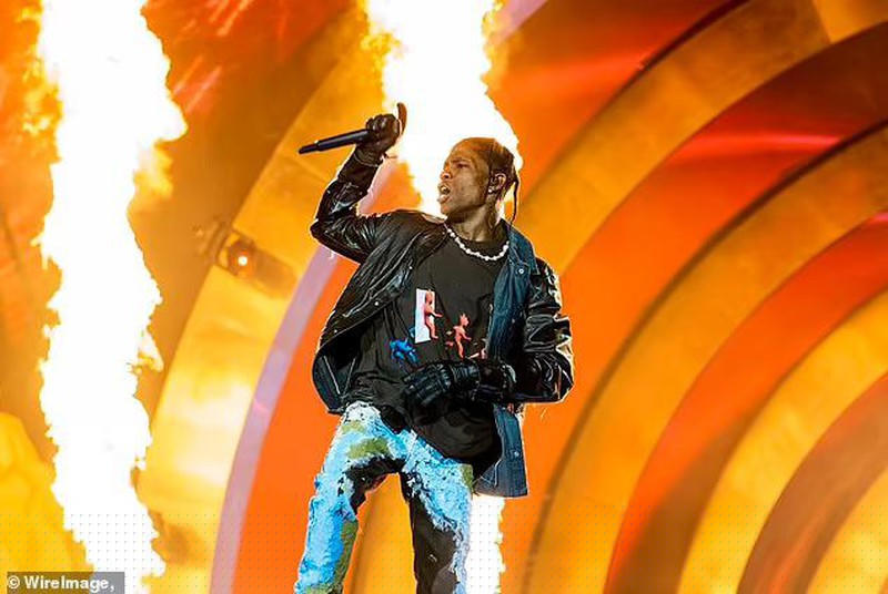 Travis Scott bị kiện sau sự cố.