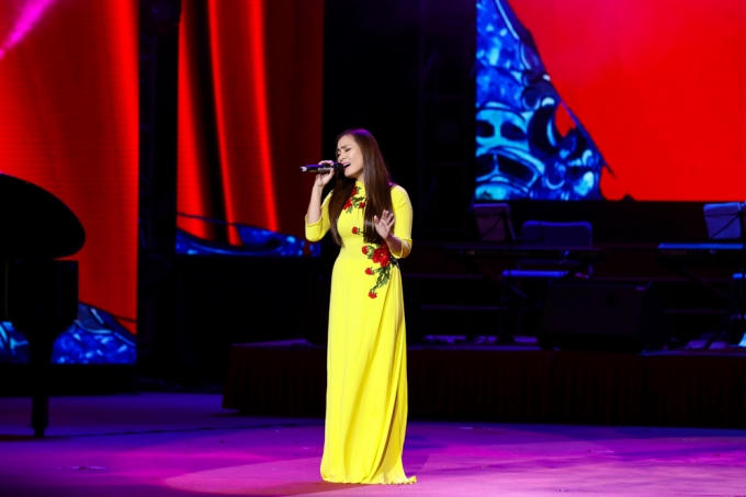 Giáng Tiên hát Trách ai vô tình.