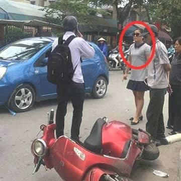 Nữ tài xế gây "sốc" với tuyên bố "con người không quan trọng..." sau khi va chạm giao thông trên đường (ảnh FB)